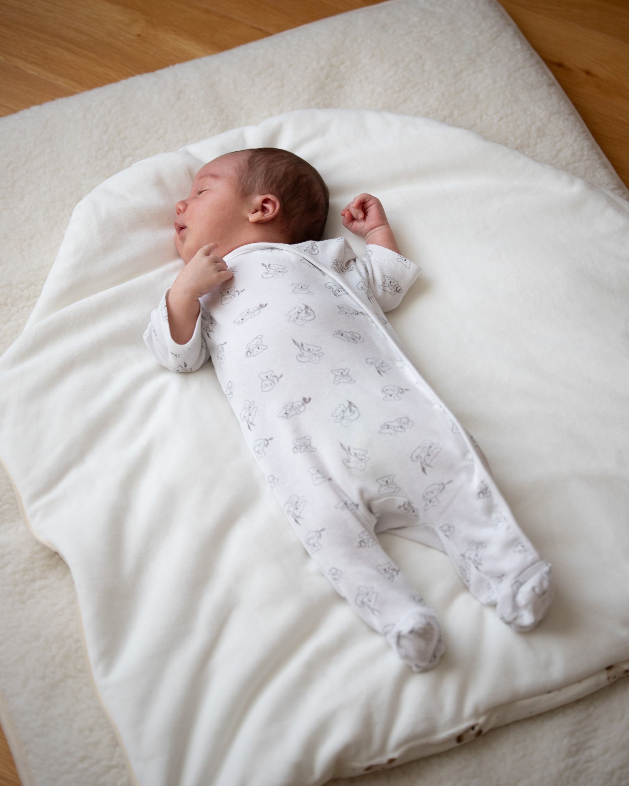 Sleeping bag/baby blanket with a bow - Image 3