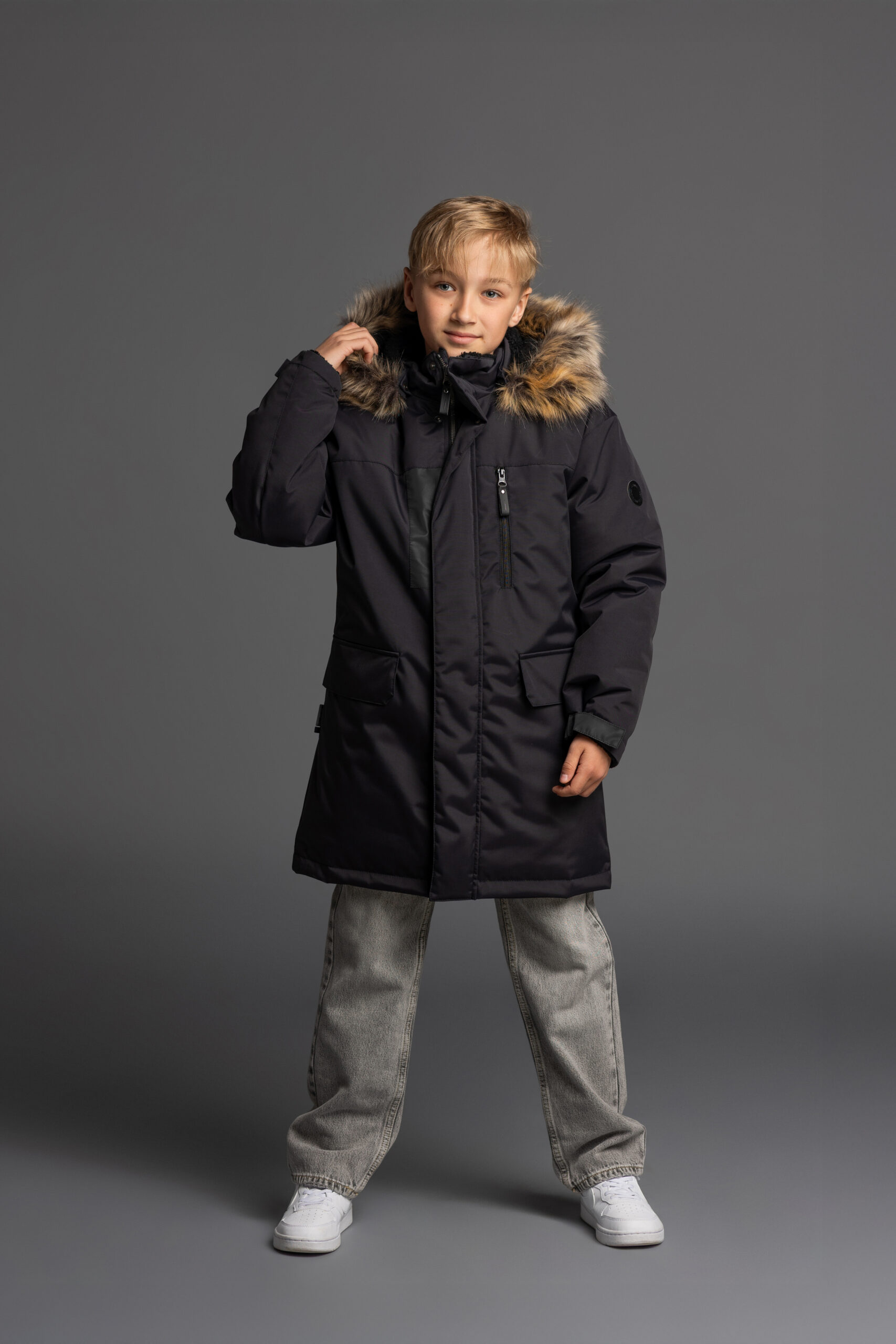 Helkurdetailidega talvemantel - pilt 5