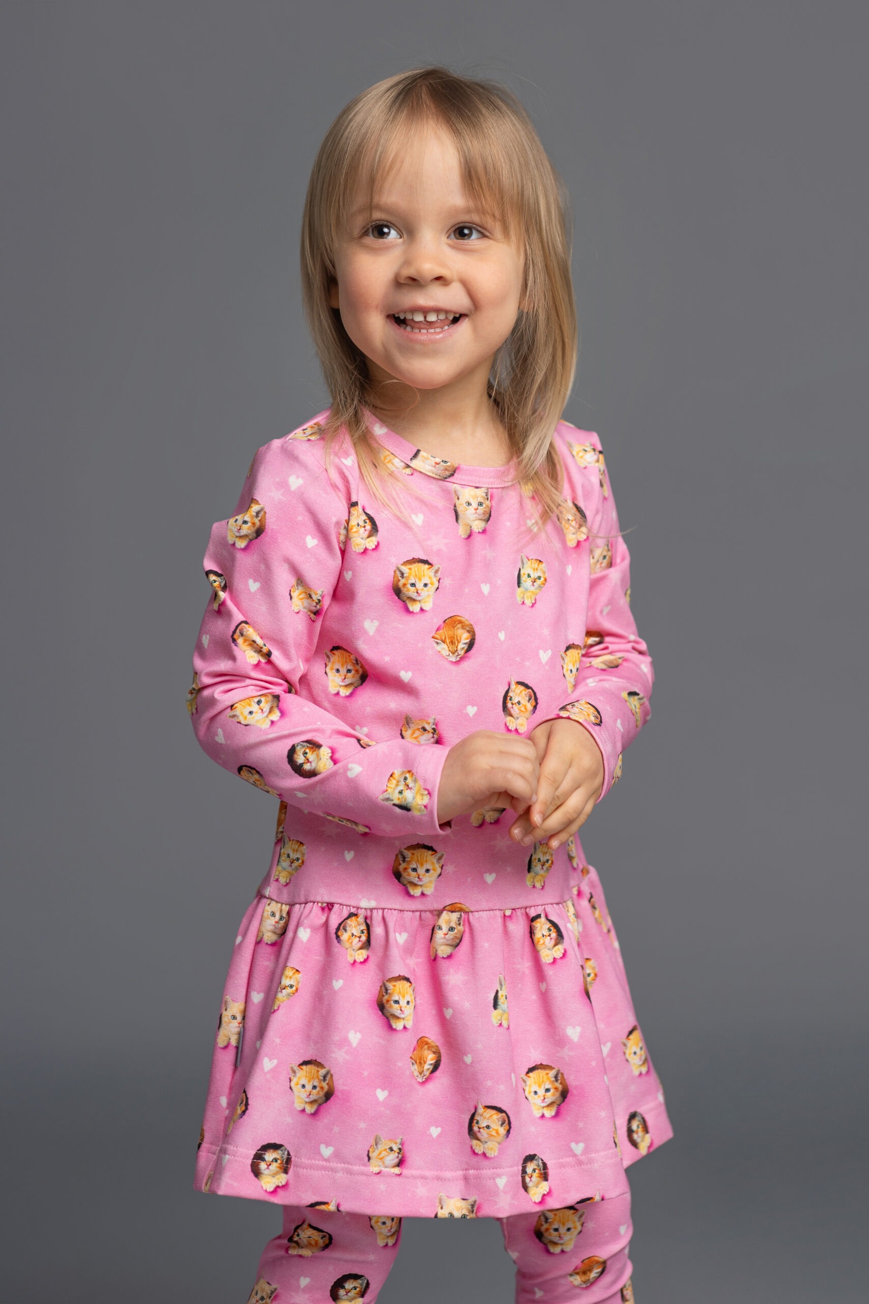 Pikkade käistega kleit - pilt 3