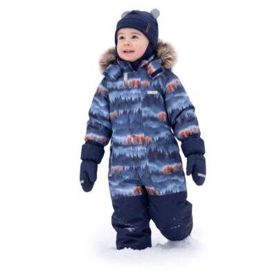 Winter snowsuit with double seat insulation